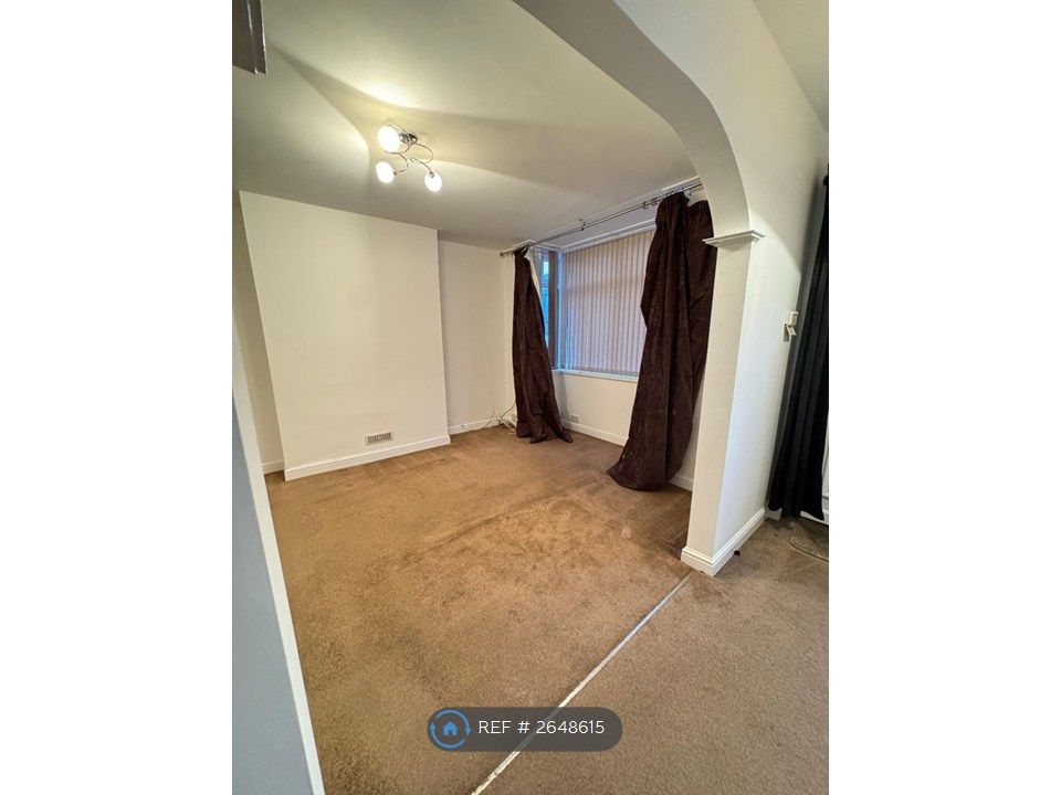 Property photo 3 of 20 Living Room