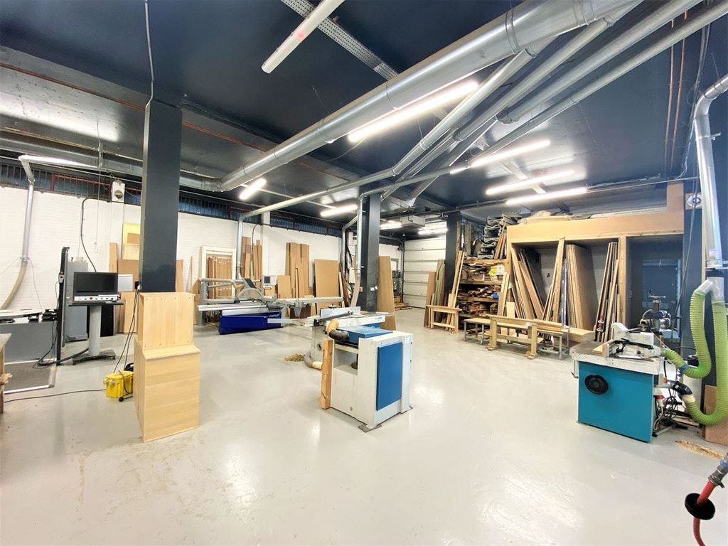 Property photo 3 of 12 Boston Business Park  Unit 11 3 Copy.Jpg