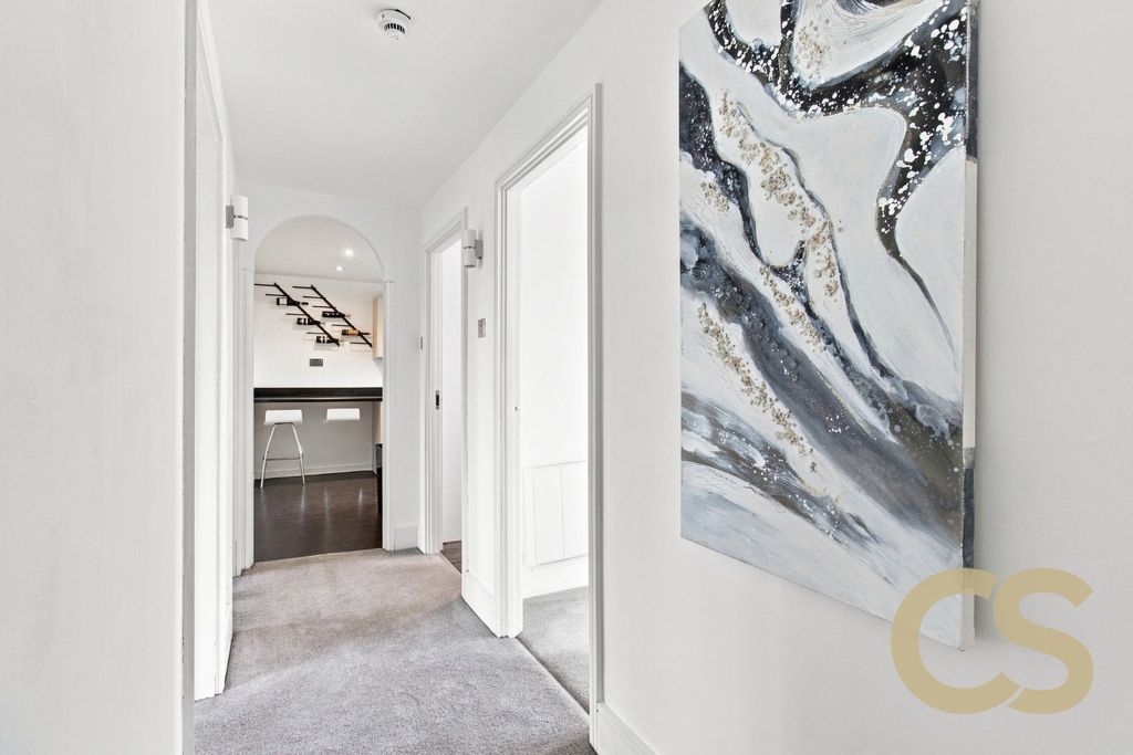 Property photo 3 of 16 5339687