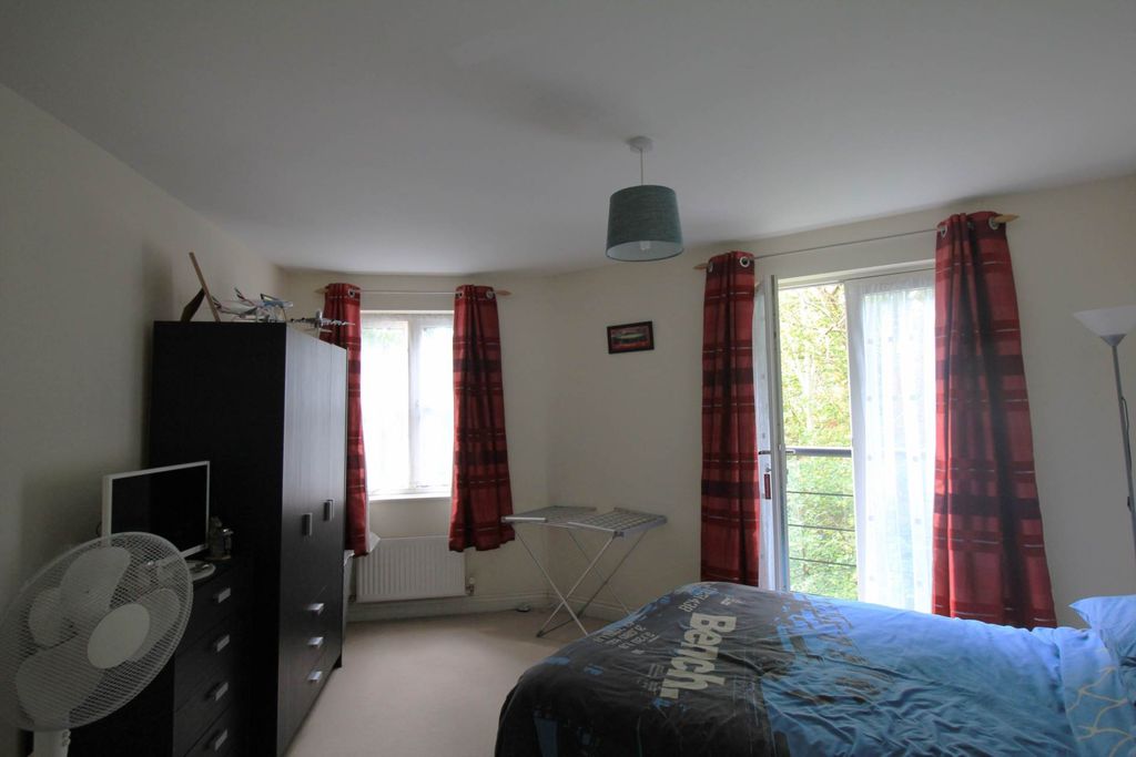 Property photo 3 of 9