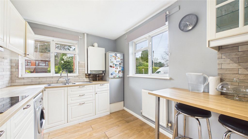 Additional image 6 of 2 bed flat for saleLightwater, Surrey GU18
