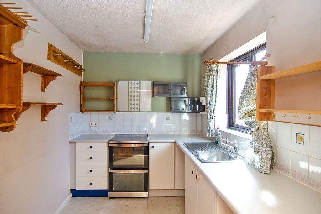 Property photo 2 of 8 Photo 7