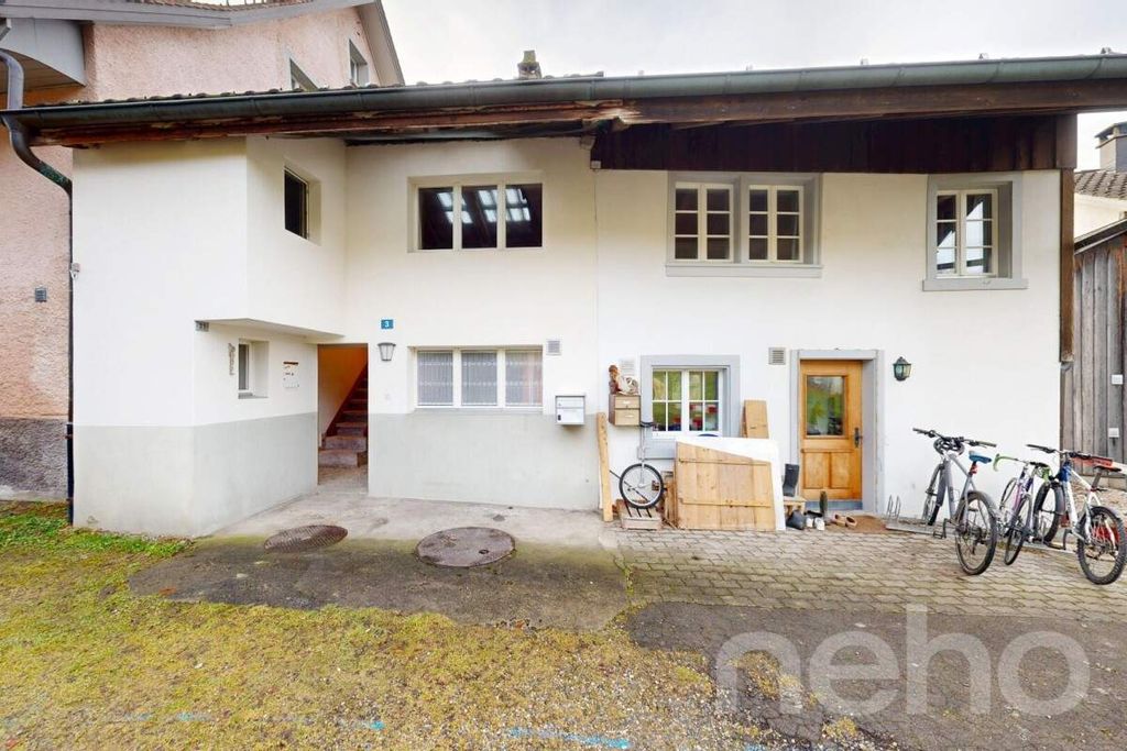 Property photo 3 of 12