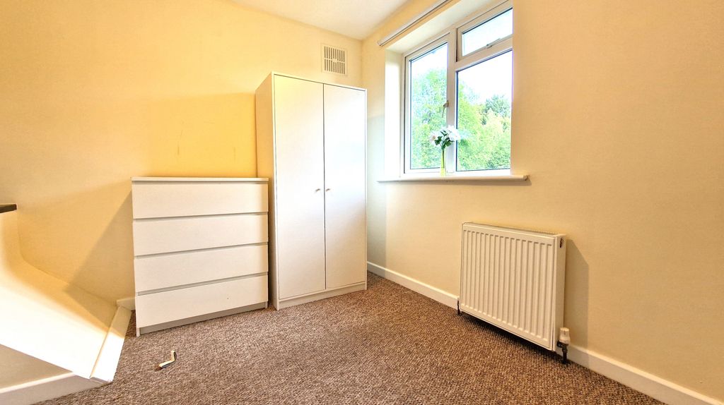 Property photo 2 of 3 Room