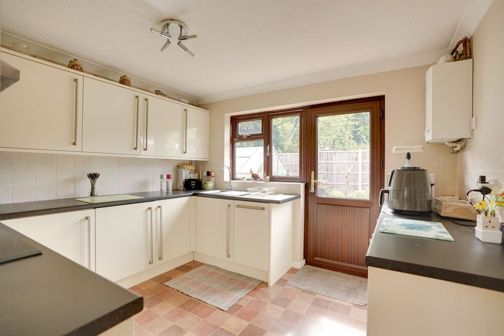 Property photo 2 of 16