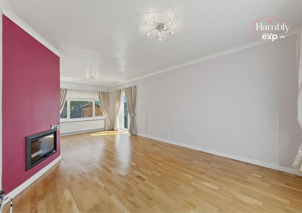 Property photo 3 of 19