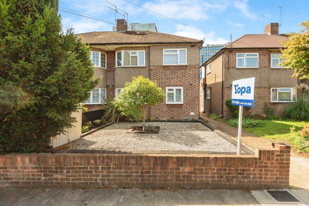 Property photo 1 of 17 Cheltenham34Of34