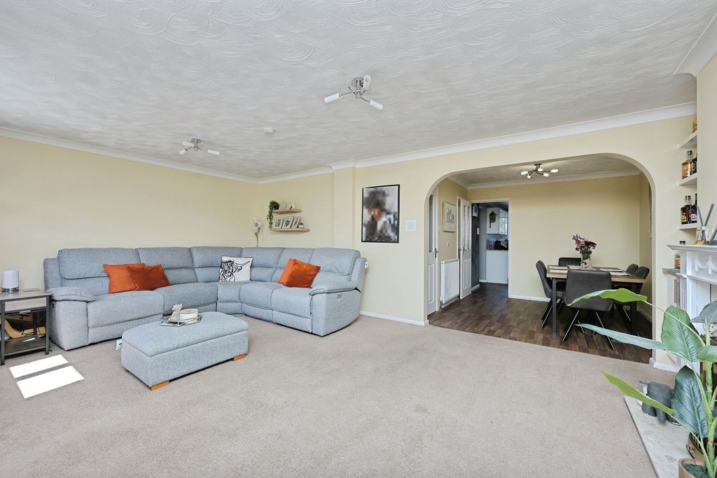 Property photo 3 of 18 Pbox-Img.Jpg