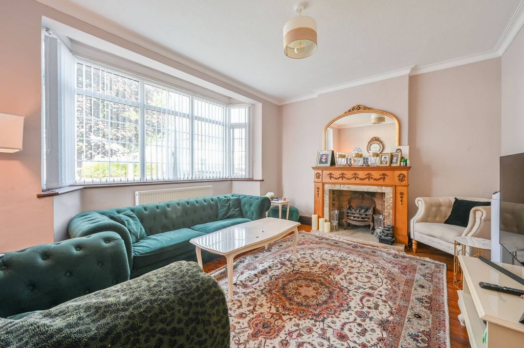 Property photo 2 of 9