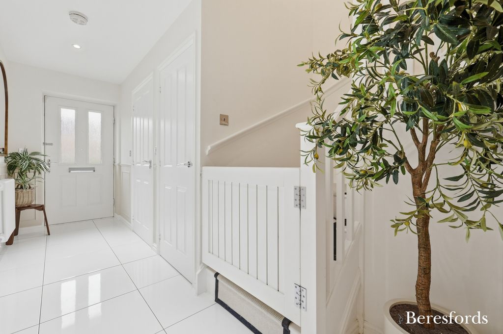 Property photo 2 of 18 Picture No. 23