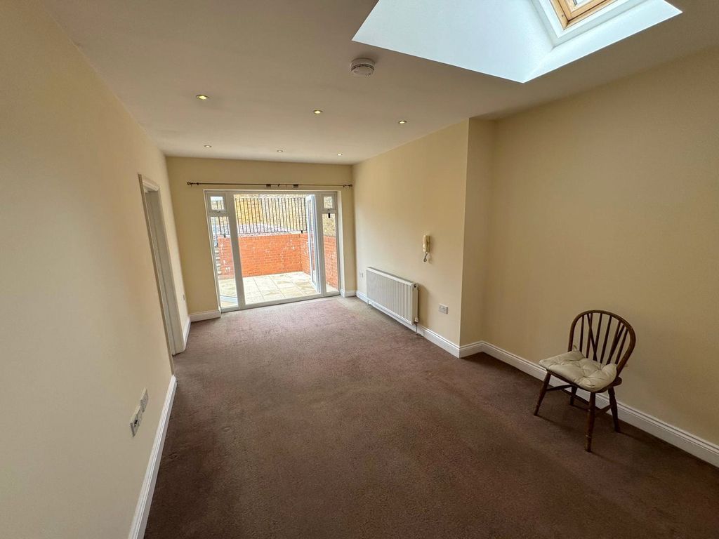 Property photo 1 of 10 Picture No. 08