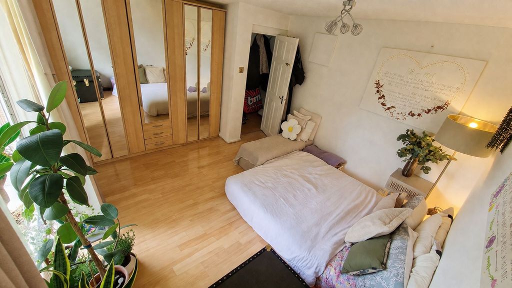 Property photo 1 of 4