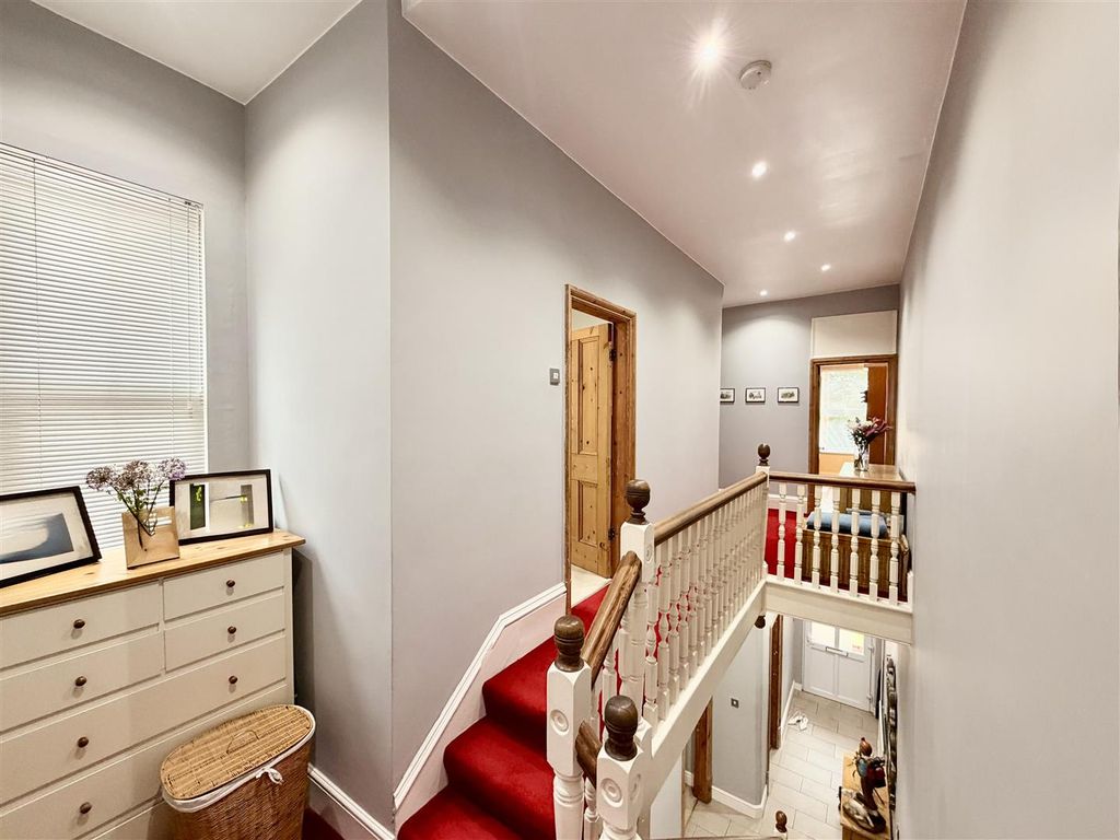 Additional image 18 of 5 bed town house for saleHerrick Road, Loughborough LE11