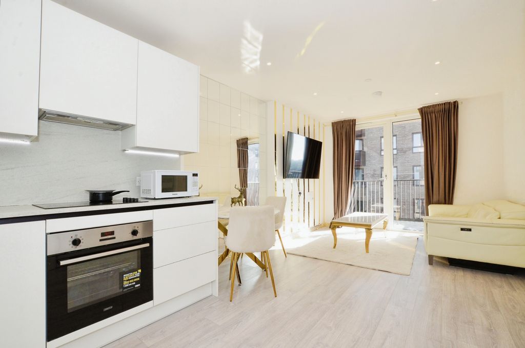 Property photo 1 of 16 Open Plan Living