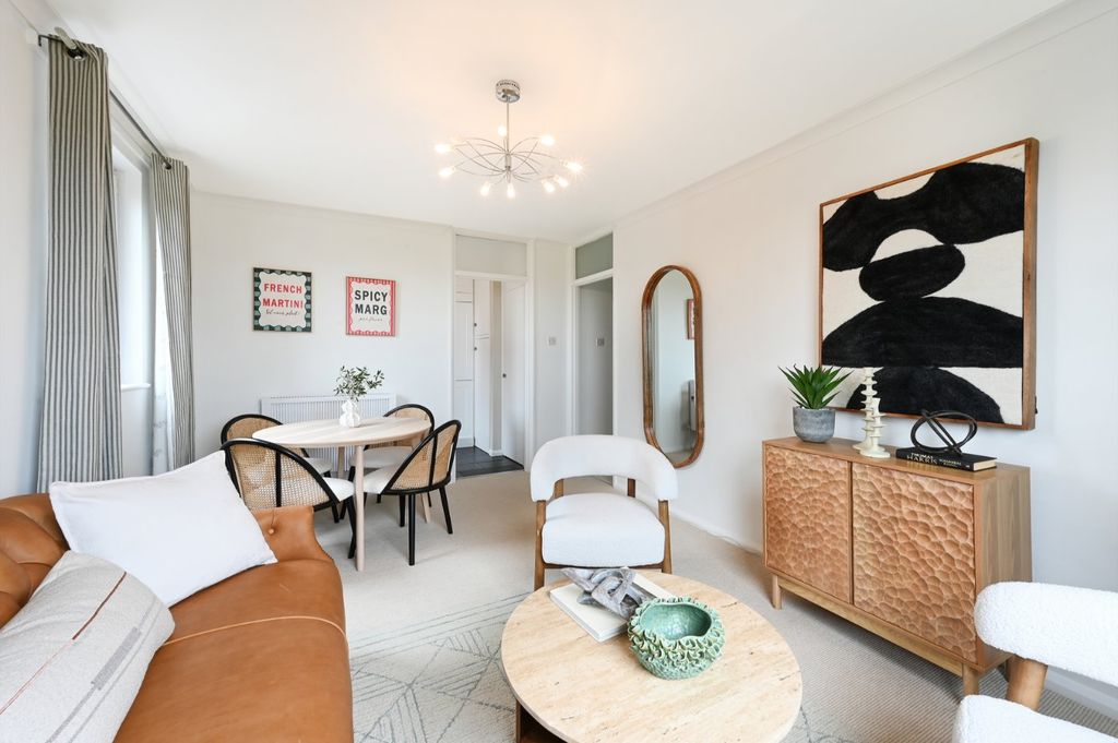 Property photo 2 of 19 Picture No. 11