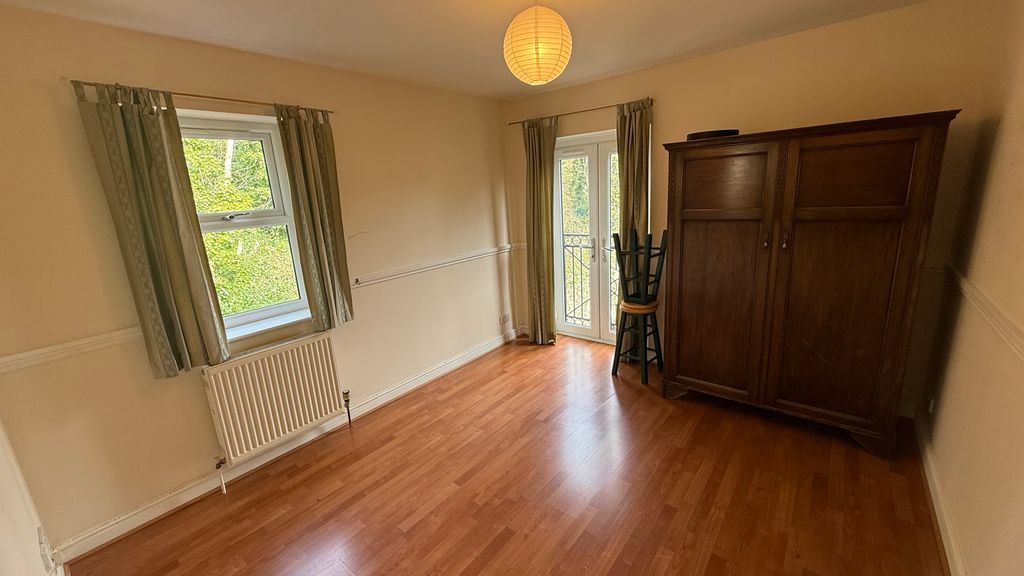 Property photo 3 of 6 Lounge