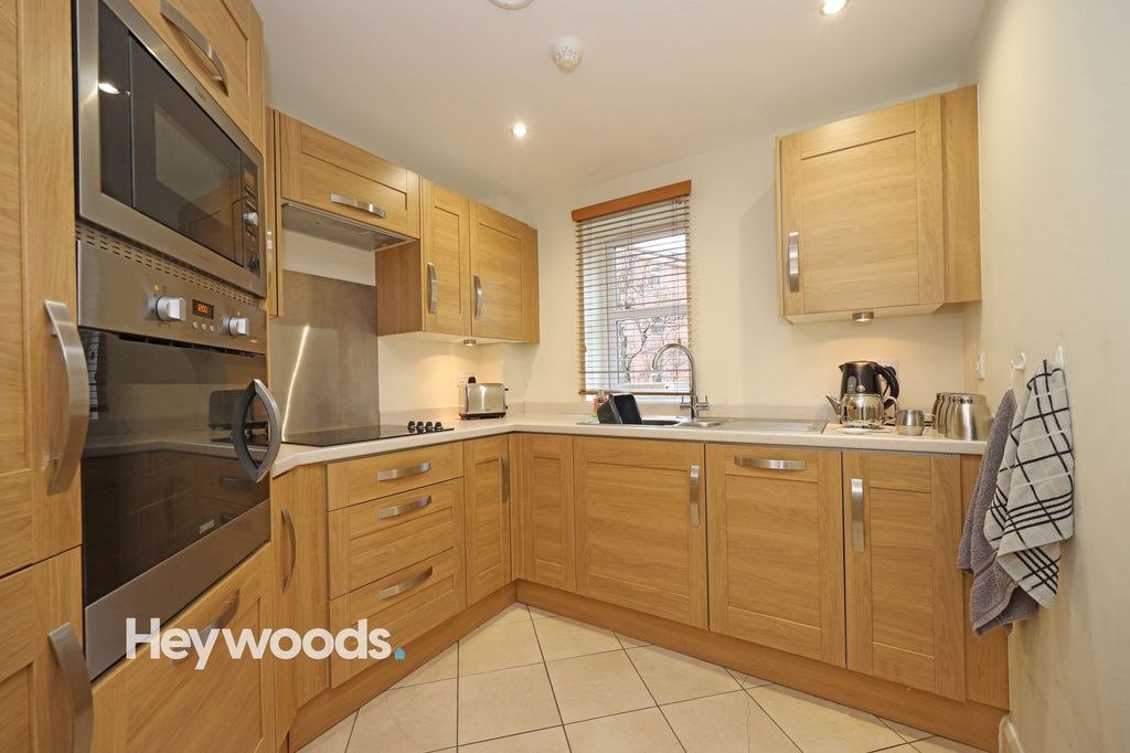 Property photo 2 of 25