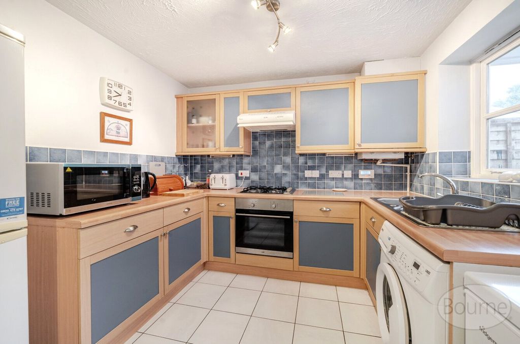 Property photo 3 of 25 Picture No. 11