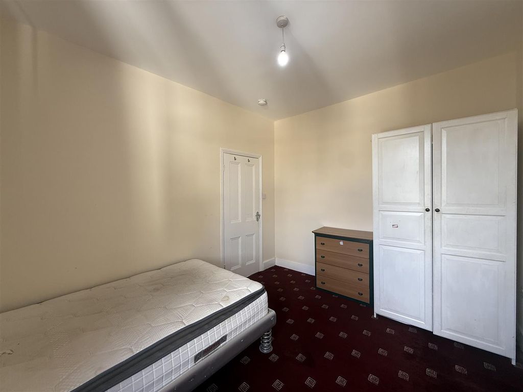 Property photo 2 of 10 Room 2.Jpg