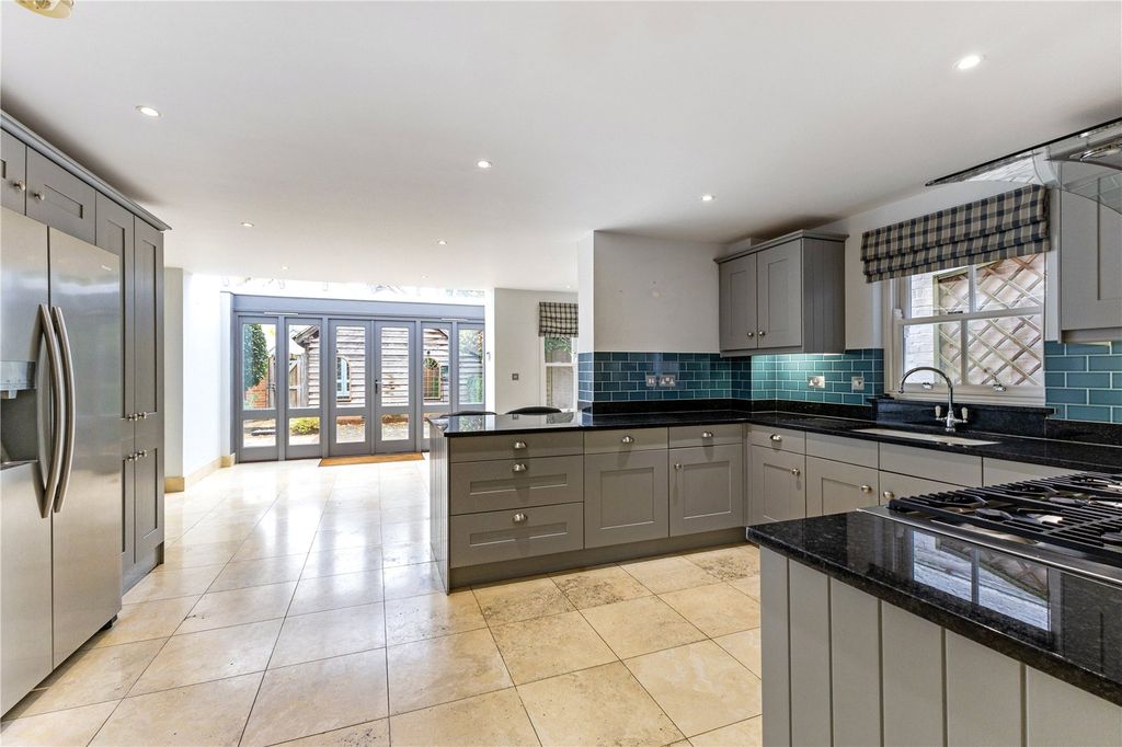 Property photo 2 of 14 Kitchen