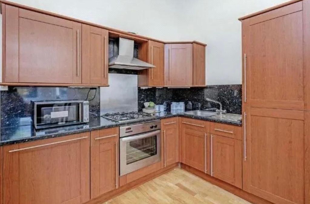 Property photo 3 of 6 Kitchen