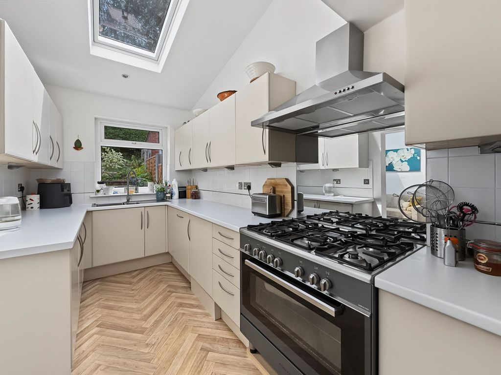 Property photo 2 of 33