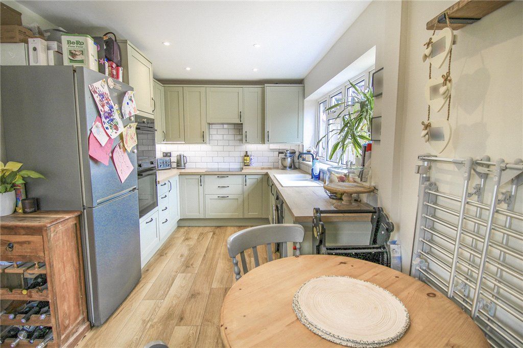 Property photo 3 of 18 Dining Kitchen