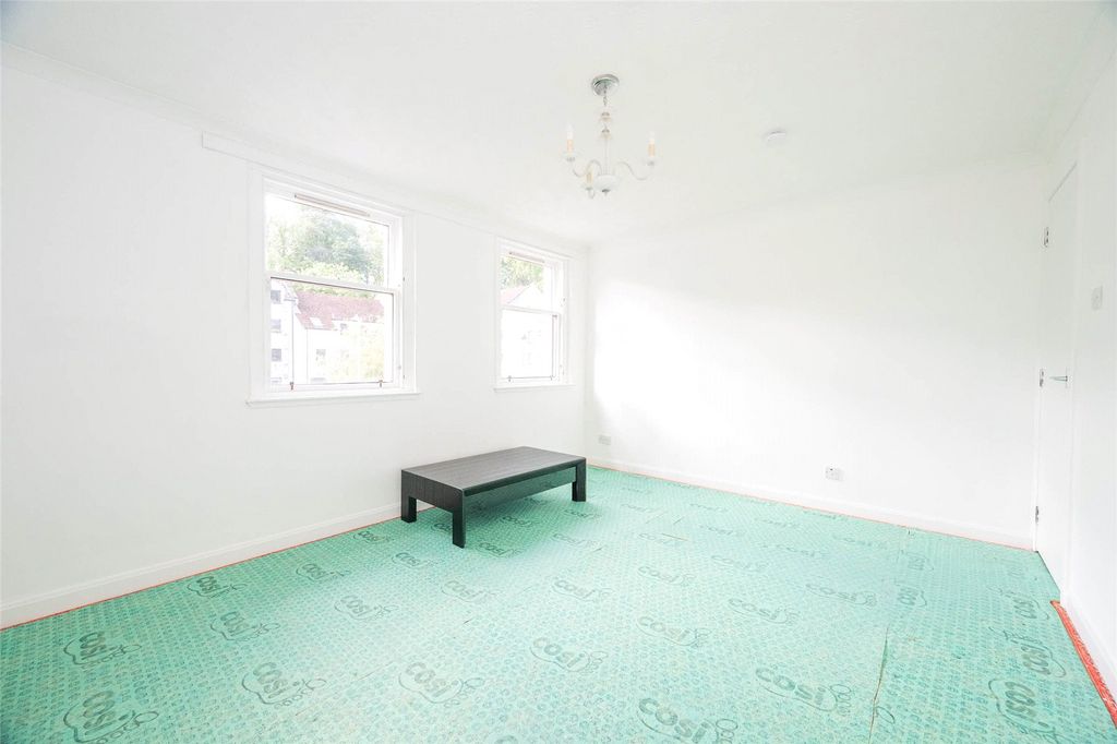 Property photo 3 of 11 Millside Terrace