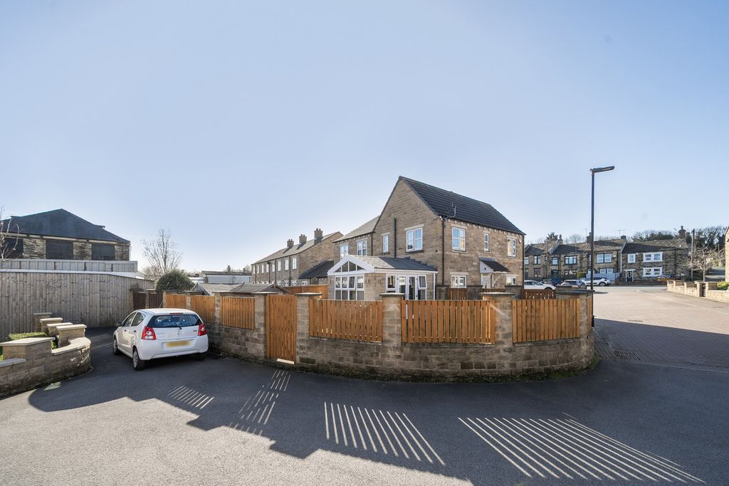 Property photo 2 of 22