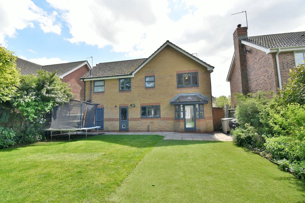 Property photo 2 of 23