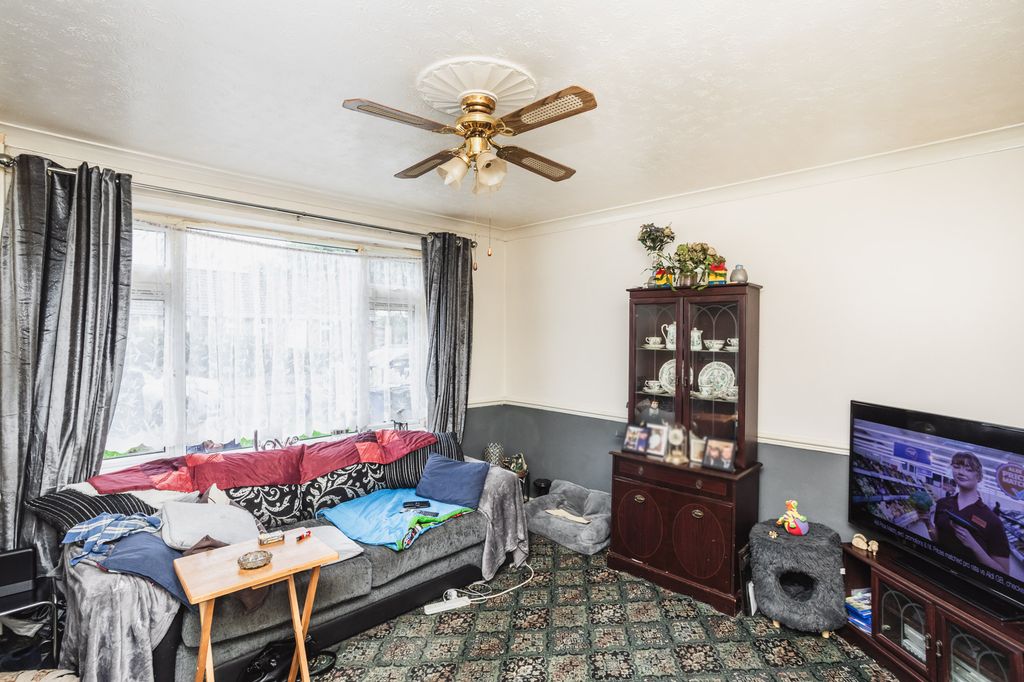 Property photo 2 of 24