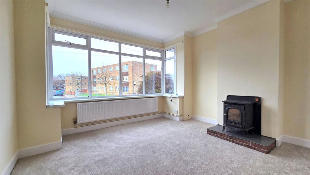 Property photo 3 of 9 Bedroom 1