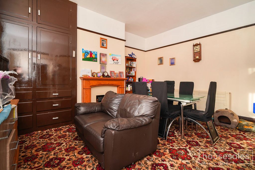 Property photo 3 of 14