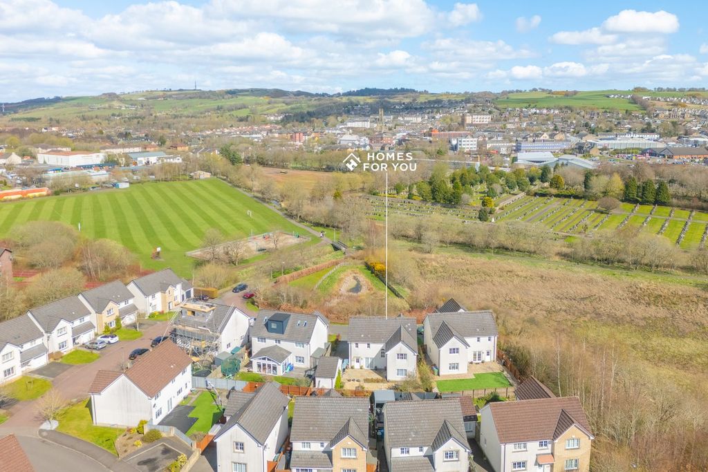 Property photo 2 of 54