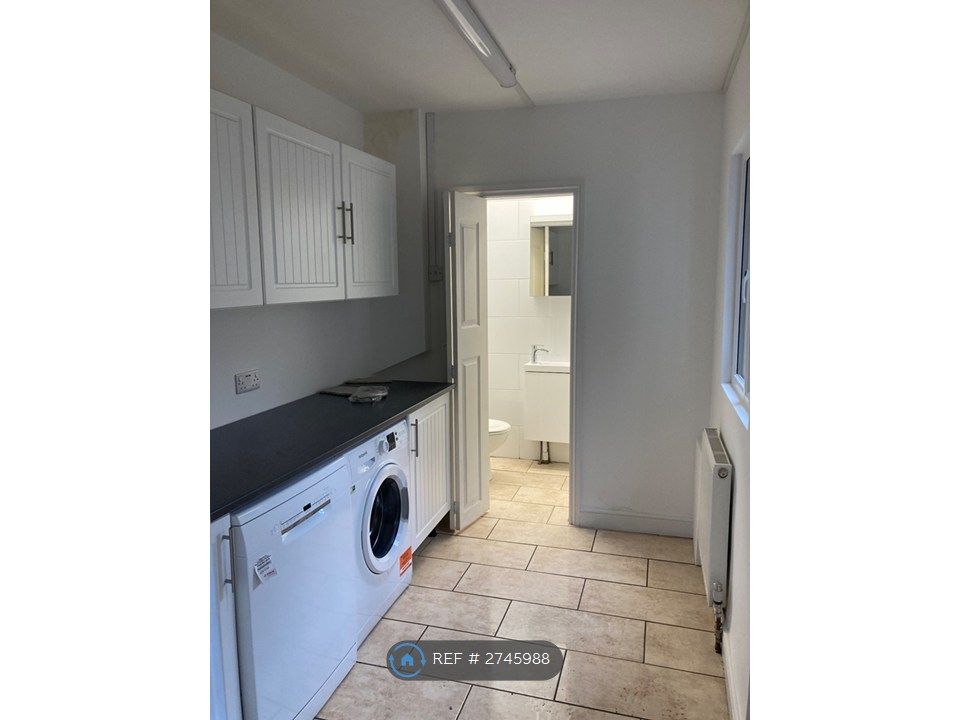 Property photo 3 of 14 Utility Room