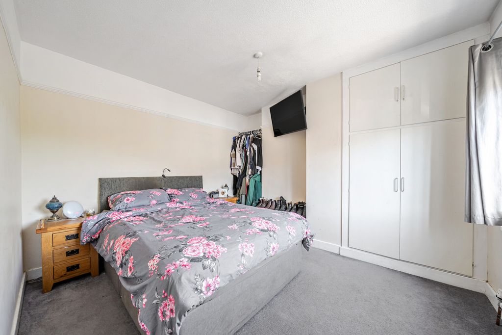 Property photo 3 of 13 3 - Main Bedroom