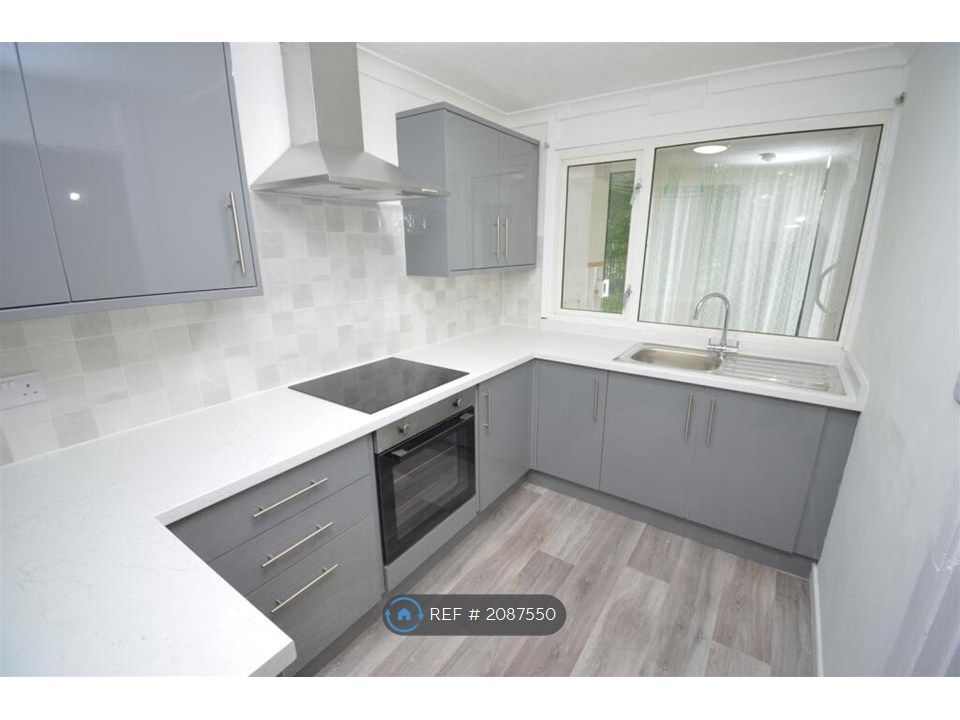 Property photo 2 of 10 Kitchen