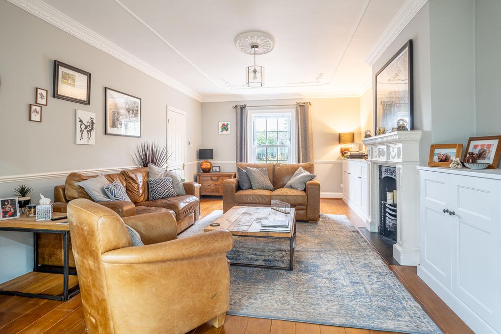 Property photo 3 of 22 Living Room