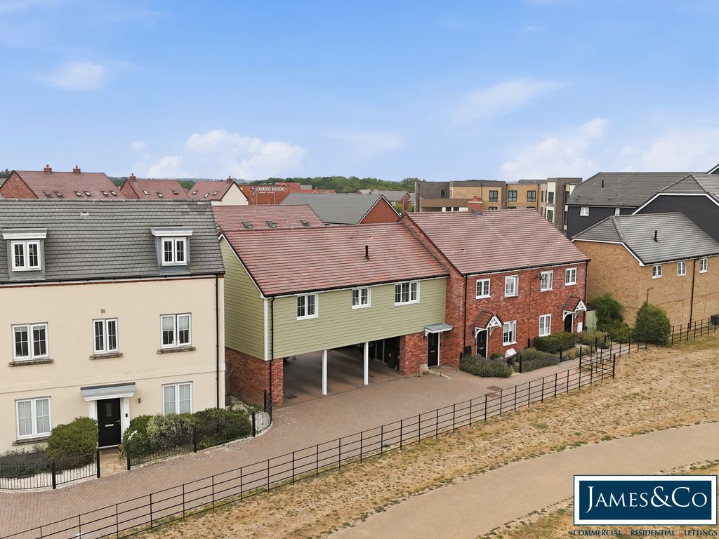 Property photo 1 of 10 3Hensmanclosea