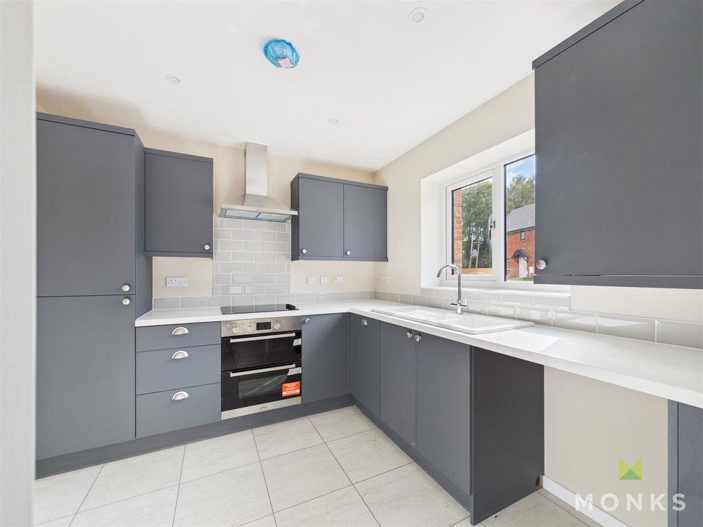 Property photo 3 of 12 Cam01420G0-Pr0755-Still005.Jpg