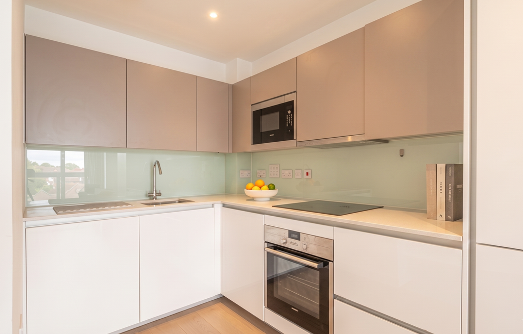 Property photo 2 of 6 Kitchen