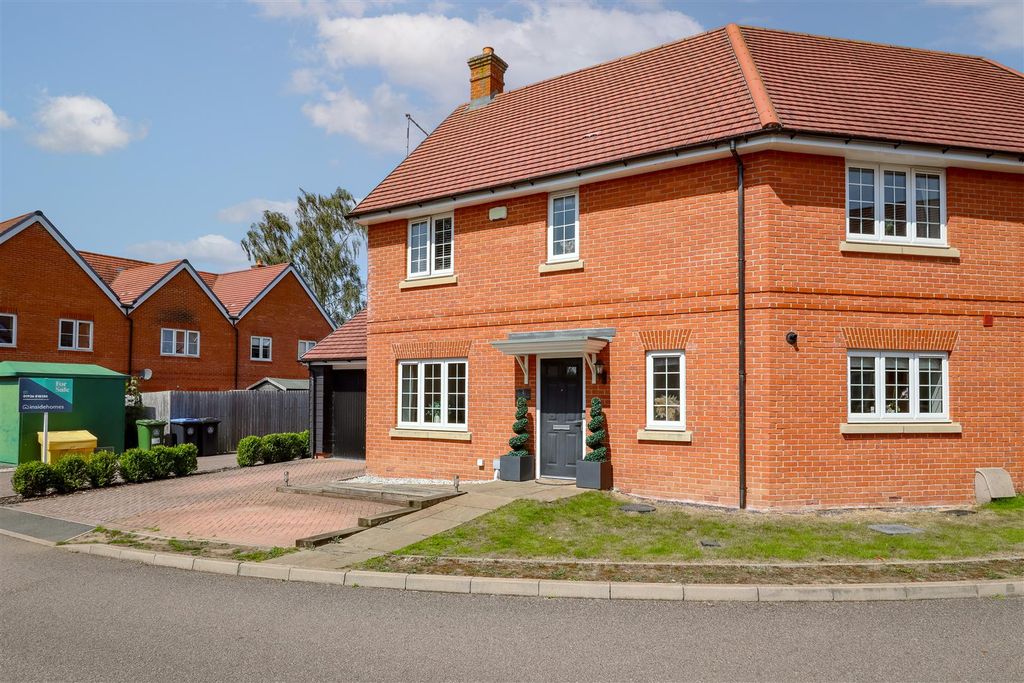 Property photo 1 of 32