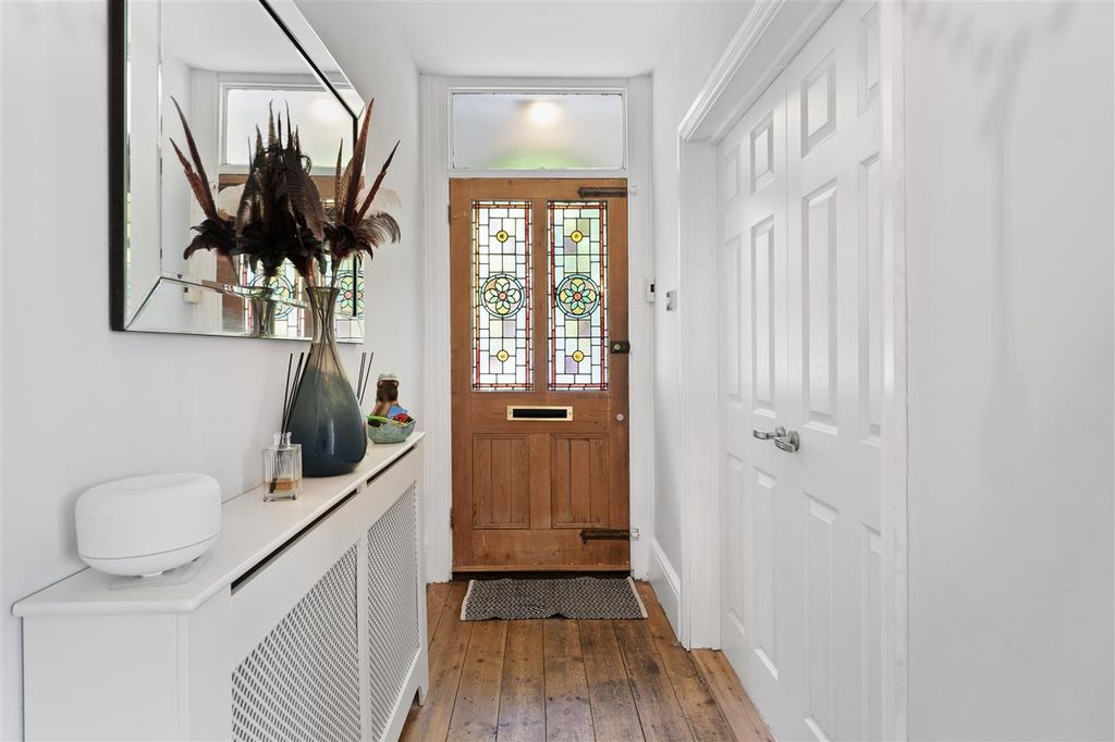 Property photo 3 of 33