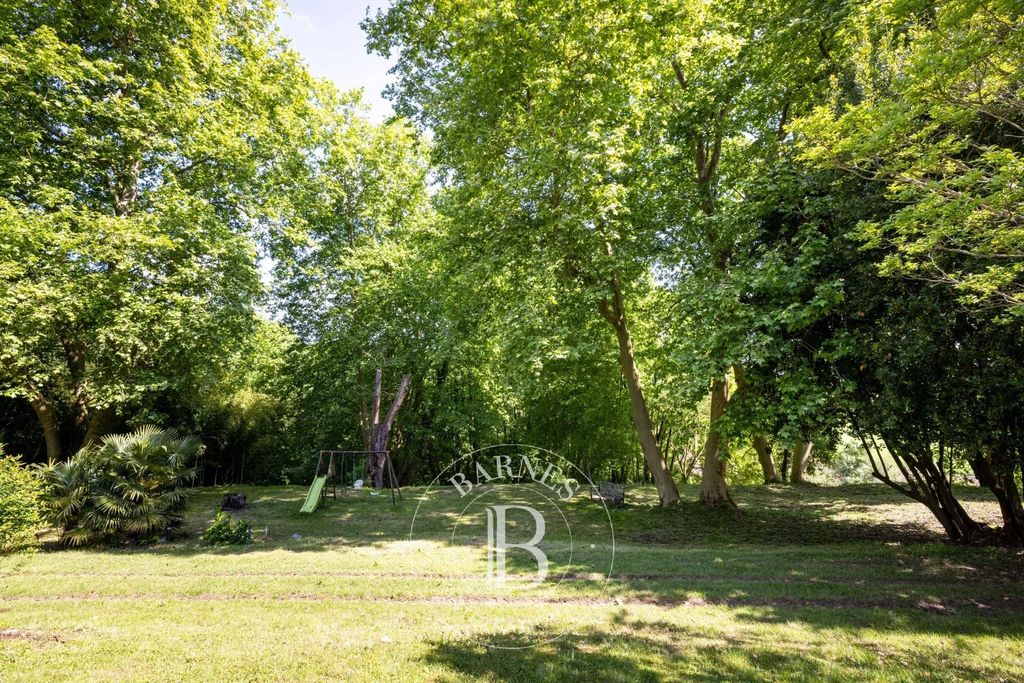 Property photo 2 of 24