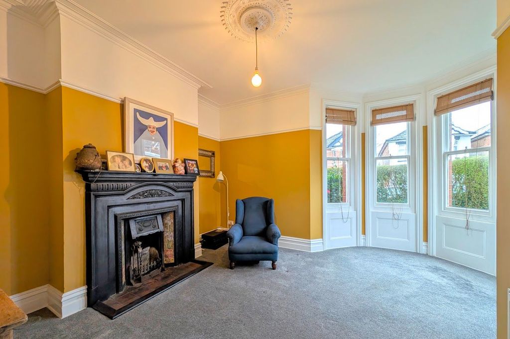 Property photo 3 of 23