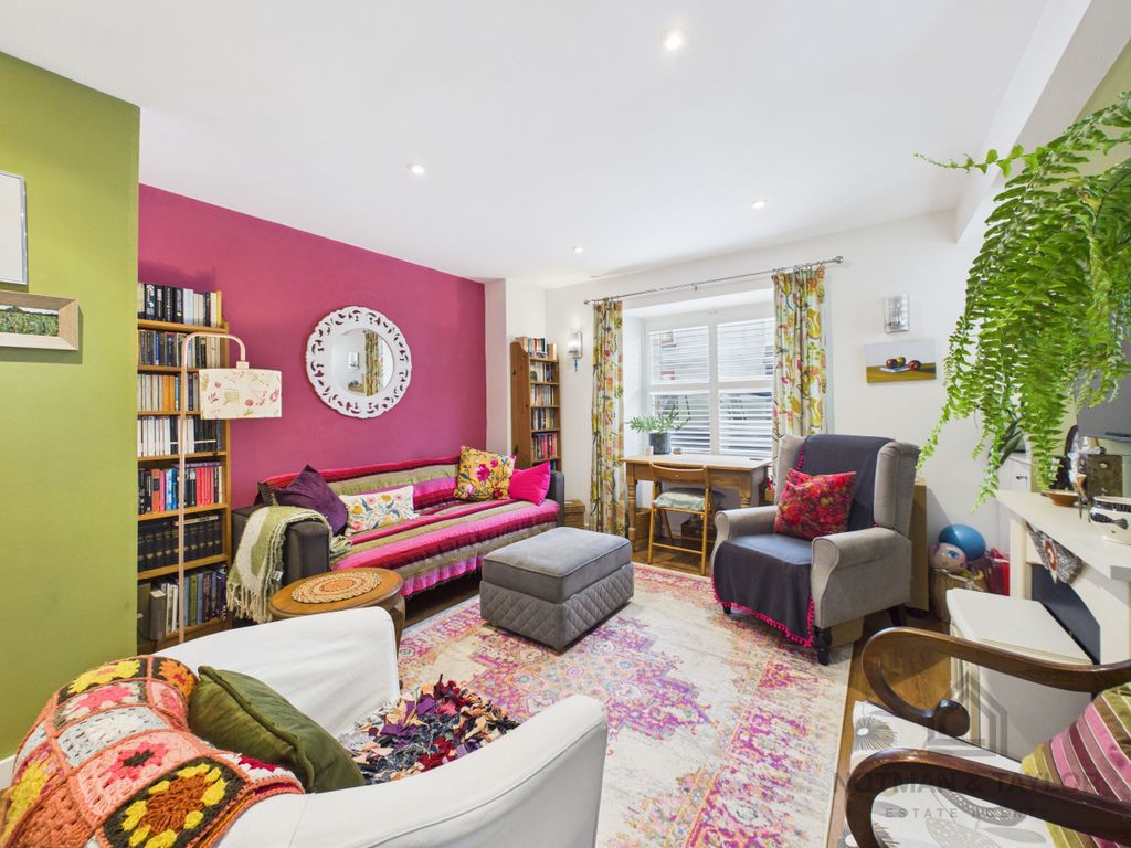 Property photo 3 of 18