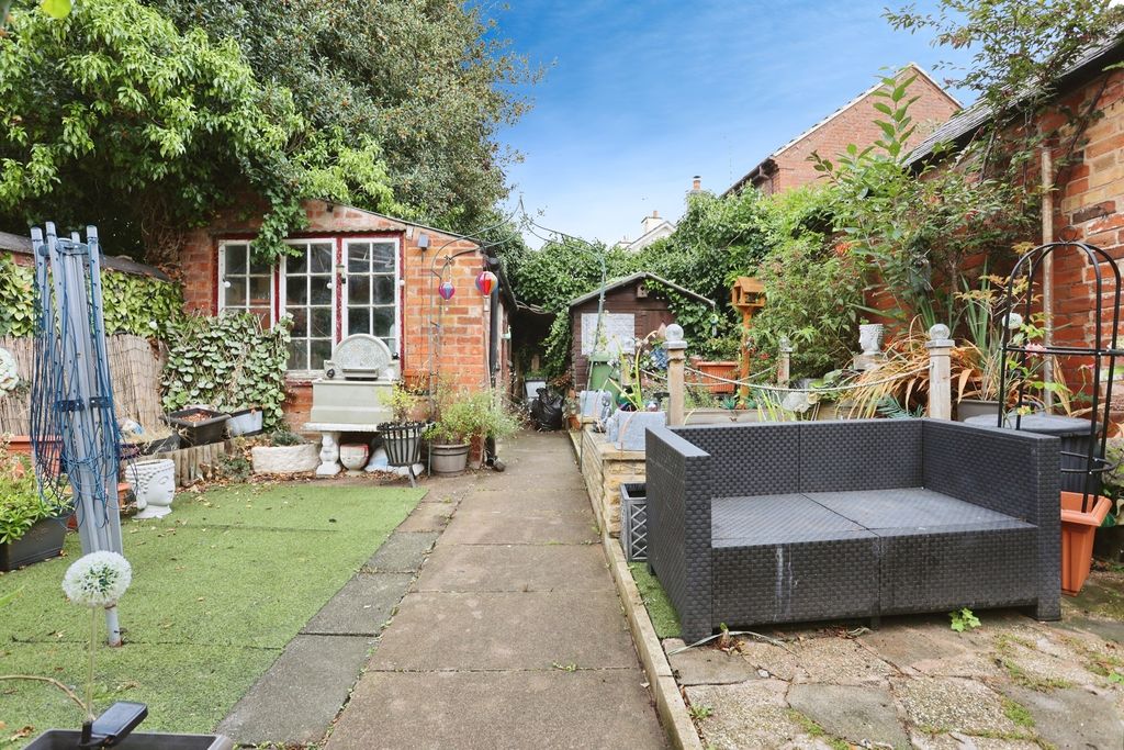 Property photo 2 of 18