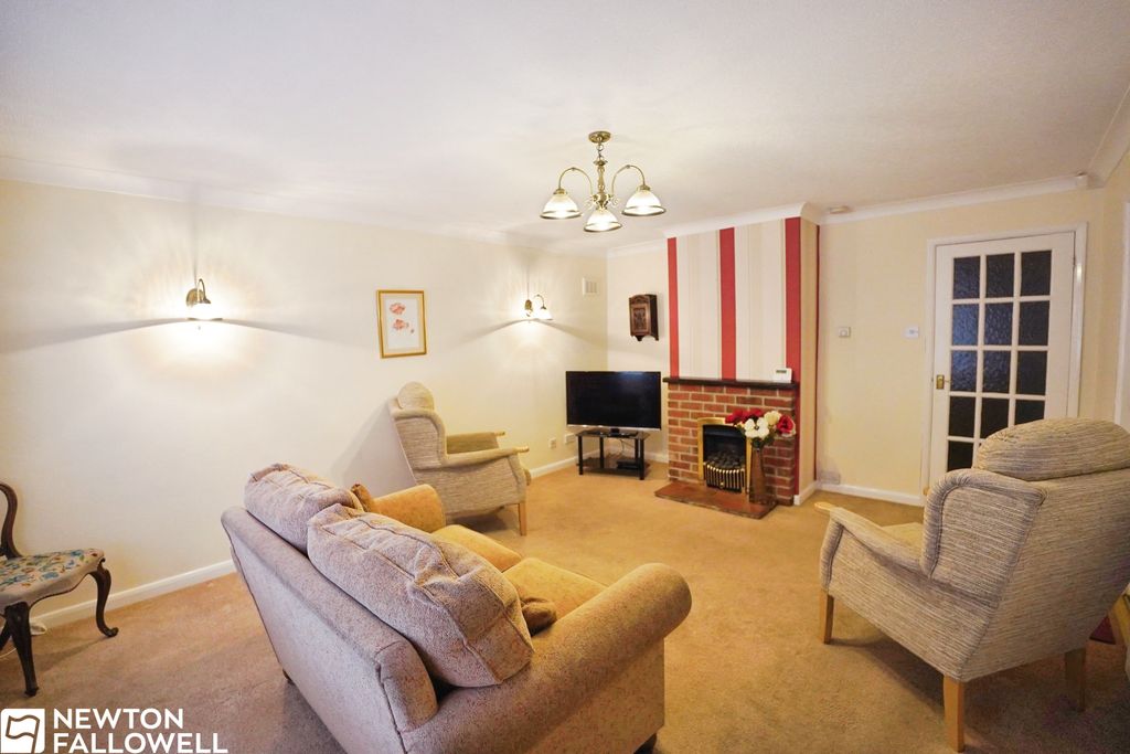 Property photo 2 of 12