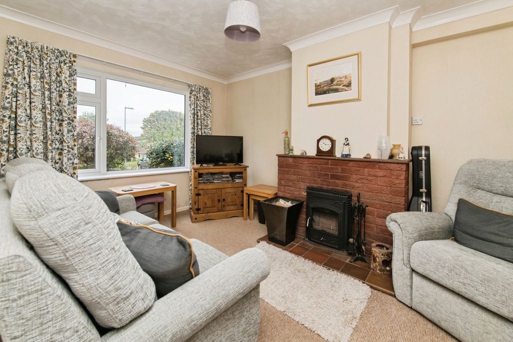 Property photo 3 of 17 Photo