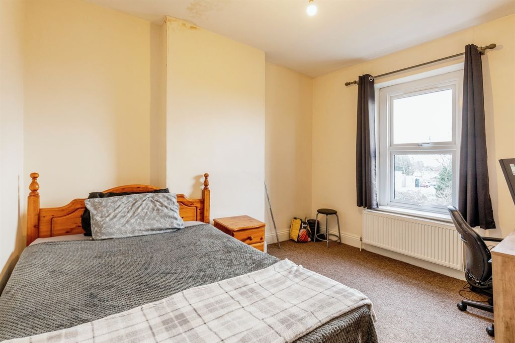 Property photo 2 of 14 Bedroom 2